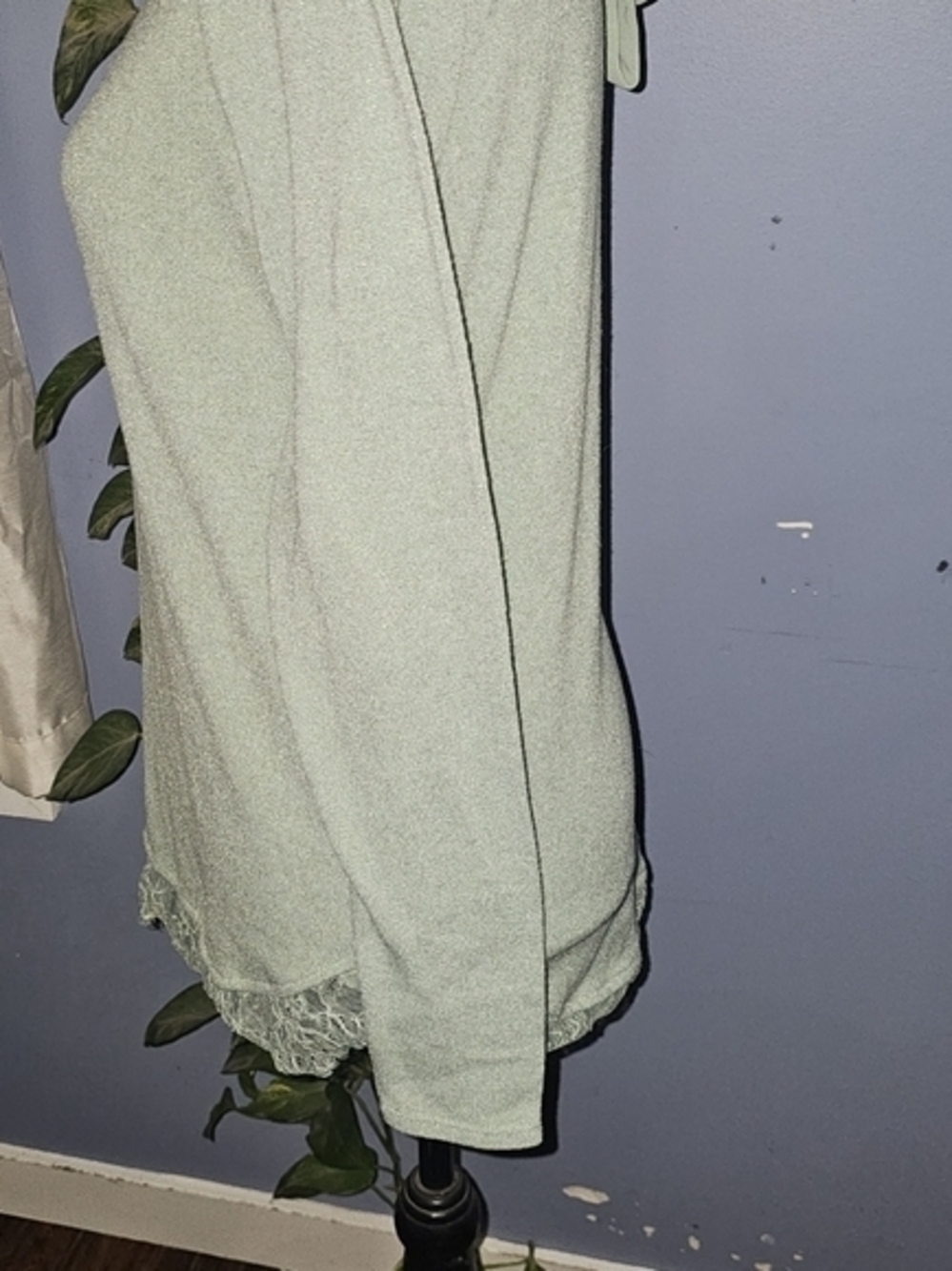 Light Mint Long-Sleeve Lace-Hem Women's Top - Picture 3 of 7